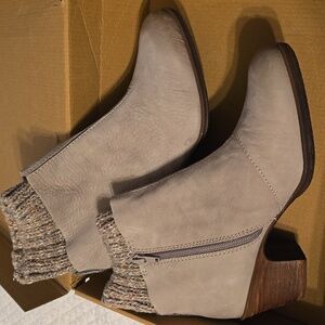 Comfortiva Leather Brianne Pietra Grey 9W Boots
